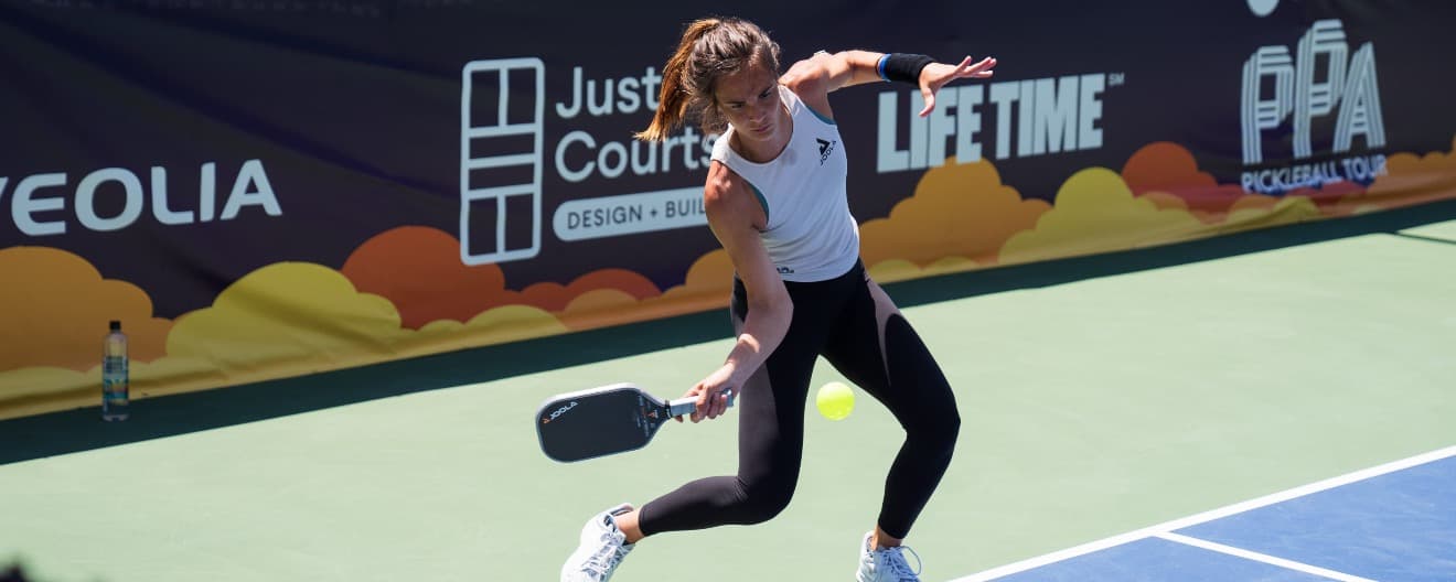 Lea Jansen competing at the Veolia Houston Open.
