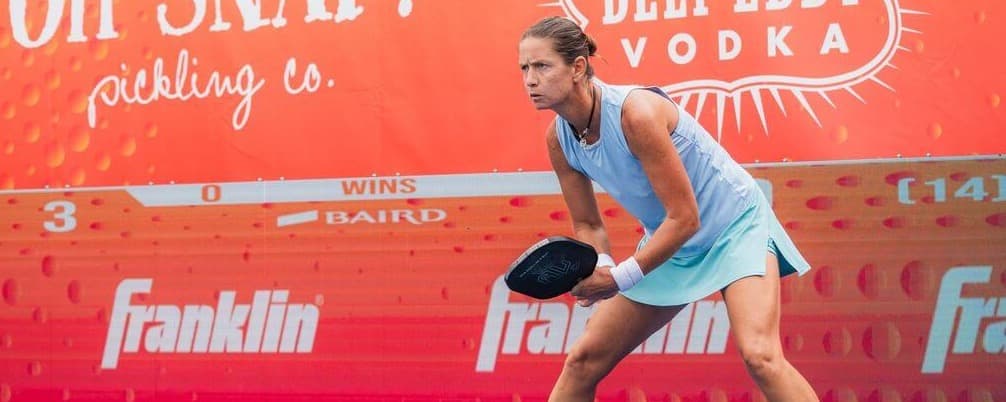Salome Devidze returning a serve