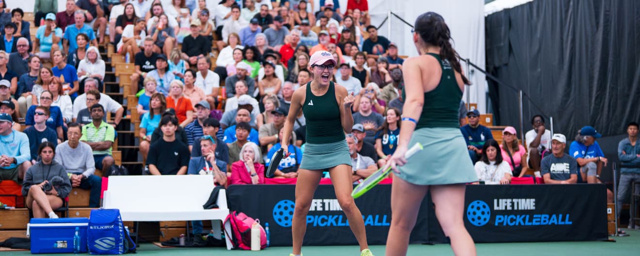 Anna Bright and Rachel Rohrabacher competing at the CIBC Atlanta Slam presented by Vizzy.