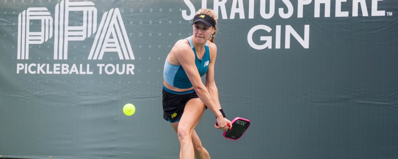 Genie Bouchard competing at the Stratusphere Gin Virginia Beach Cup.