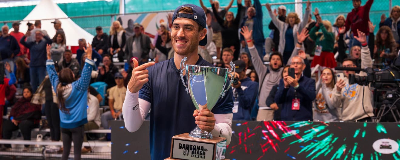 Federico Staksrud celebrating his title at the Daytona Beach Open.