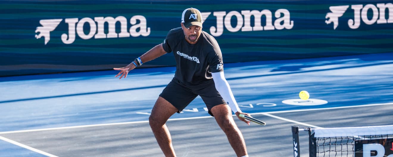 Donald Young competing at the Veolia Texas Open.