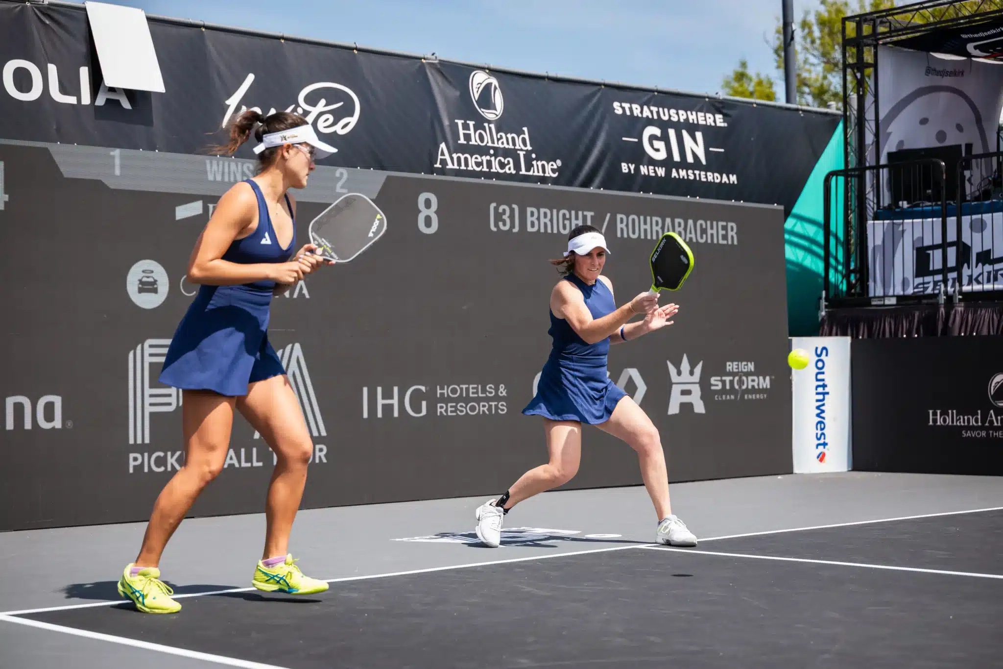 How to serve in pickleball